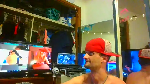 Snapshot of slinginbigD chatting on 01/06/25, 12:16 slinginbigD online show from 01/06/25, 12:16