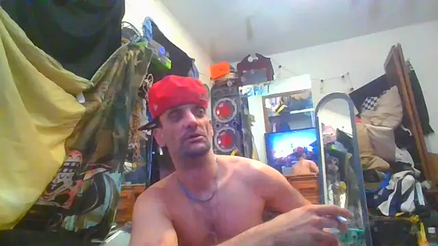 Snapshot of slinginbigD chatting on 01/12/25, 08:57 slinginbigD online show from 01/12/25, 08:57