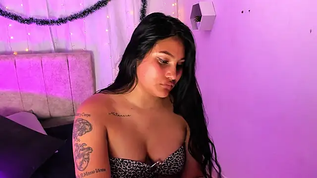 Snapshot of Little_Ivy chatting on 12/26/24, 11:24 Little Ivy online show from 12/26/24, 11:24