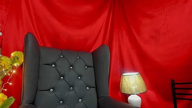 Snapshot of Little_Ivy chatting on 01/31/25, 05:42 Little Ivy online show from 01/31/25, 05:42