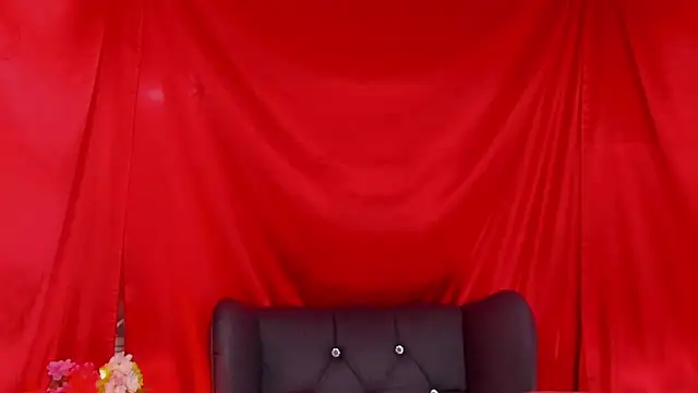 Snapshot of Little_Ivy chatting on 02/18/25, 11:08 Little Ivy online show from 02/18/25, 11:08