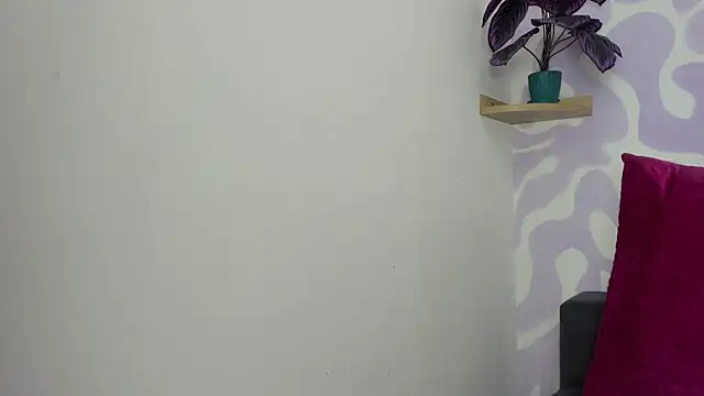 Snapshot of Little_Ivy chatting on 09/27/25, 11:59 Little Ivy online show from 09/27/25, 11:59