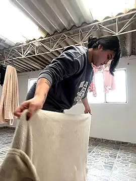 Snapshot of Little_Ivy chatting on 11/05/25, 04:07 Little Ivy online show from 11/05/25, 04:07