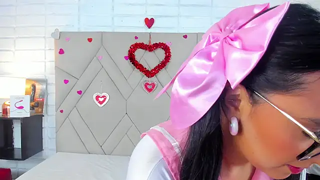 Isis Osman online show from 02/20/25, 08:47