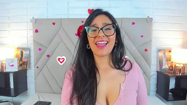 Isis Osman online show from 02/23/25, 12:51