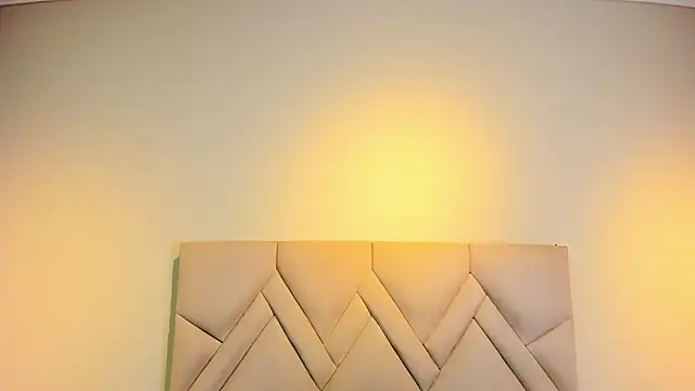 Isis Osman online show from 03/02/26, 07:32