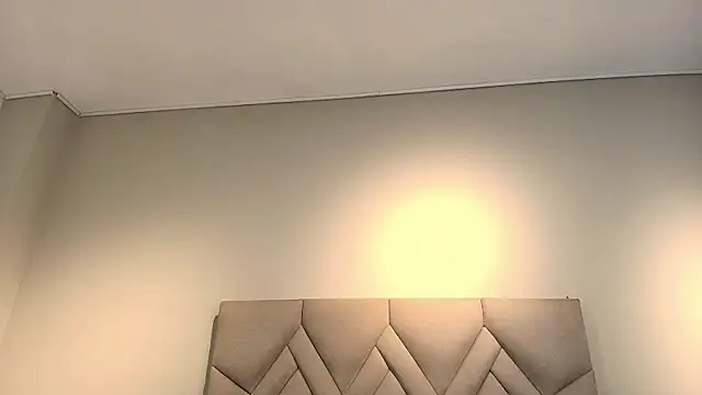 Isis Osman online show from 03/26/26, 07:19