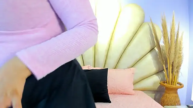 Isis Osman online show from 04/21/26, 07:50