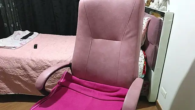 Snapshot of scarletteowens chatting on 02/10/25, 11:45 scarletteowens online show from 02/10/25, 11:45