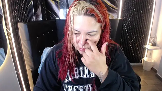 Bruja  Scarlata online show from 11/06/25, 10:05