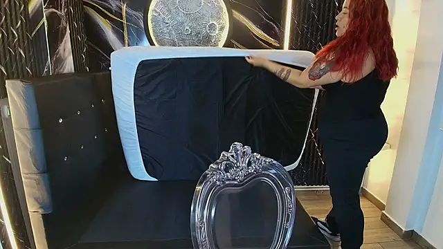 Bruja  Scarlata online show from 12/01/25, 11:26