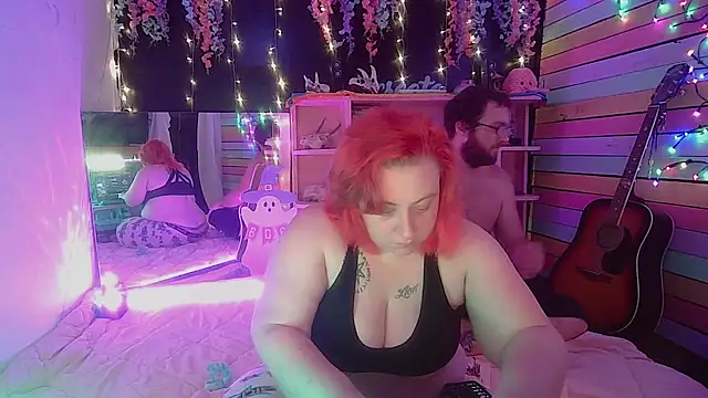 Snapshot of KaliandKilo chatting on 09/19/25, 10:43 KaliandKilo online show from 09/19/25, 10:43