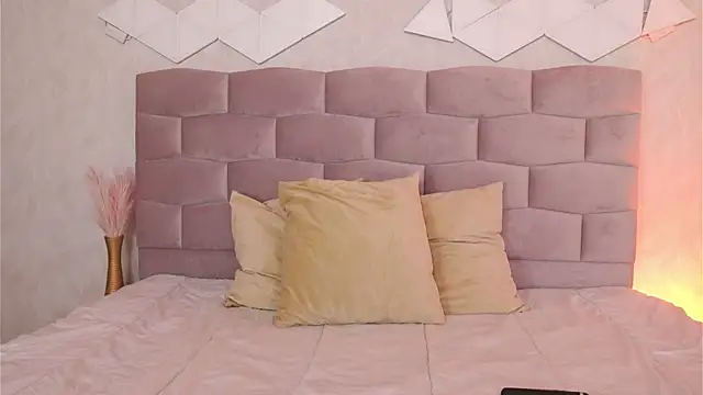 AnitaKariri online show from 07/13/26, 07:44
