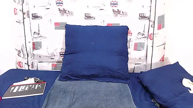 Honeybumsx32 online show from 09/14/25, 06:01