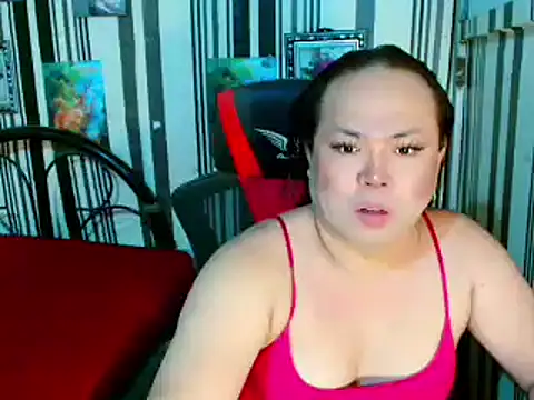 Snapshot of Reginex chatting on 06/04/26, 09:54 Reginex online show from 06/04/26, 09:54