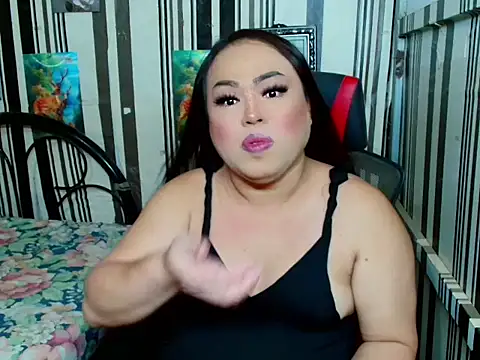Snapshot of Reginex chatting on 06/23/26, 04:32 Reginex online show from 06/23/26, 04:32