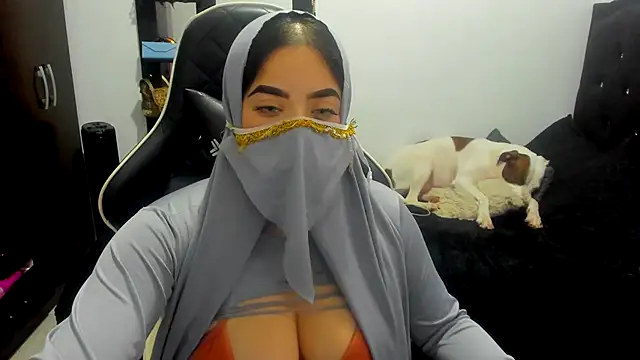 janna isa online show from 10/18/25, 10:10