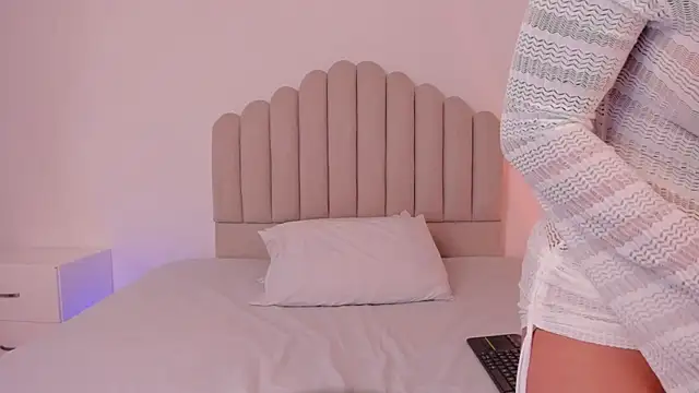 valerysantos  online show from 07/22/26, 12:08