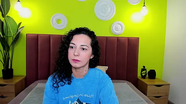 Linda Insatiable online show from 04/28/26, 01:26