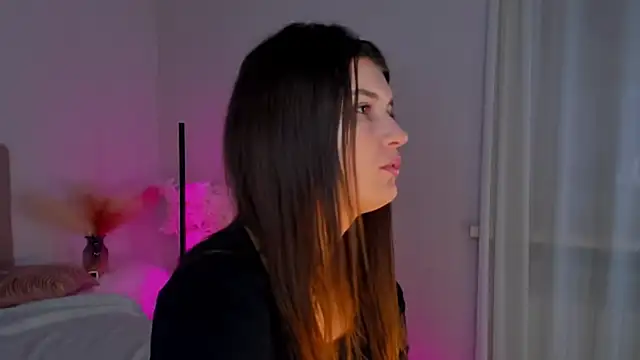 Laura Leee online show from 03/08/25, 06:10