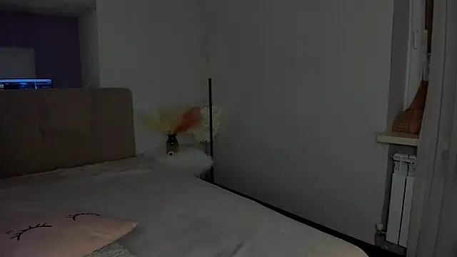 Laura Leee online show from 03/17/25, 06:29