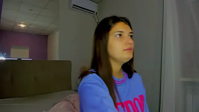 Laura Leee online show from 09/30/25, 05:23