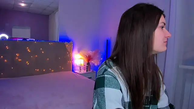 Laura Leee online show from 03/05/26, 06:09