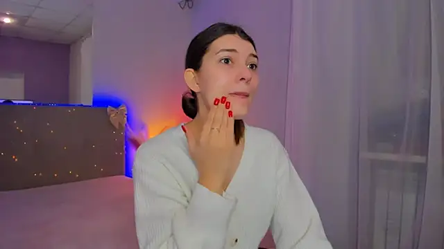 Laura Leee online show from 03/17/26, 05:55