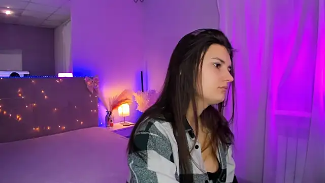 Laura Leee online show from 03/28/26, 05:51