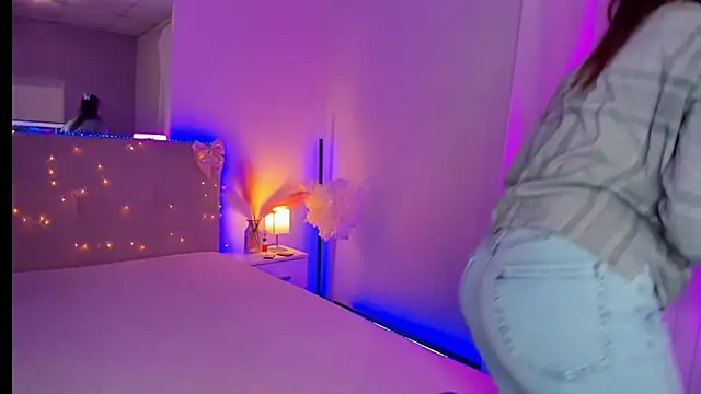 Laura Leee online show from 04/04/26, 04:44