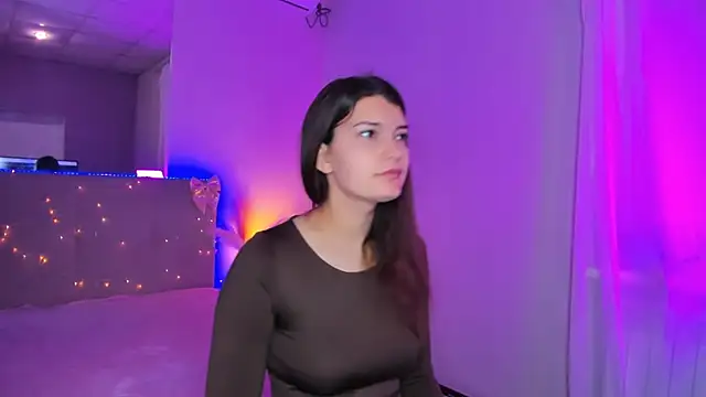 Laura Leee online show from 04/23/26, 04:57