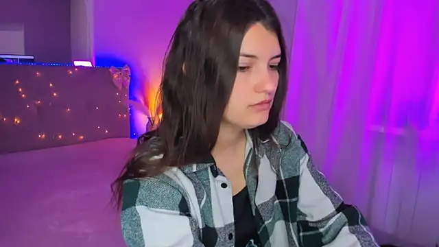 Laura Leee online show from 04/24/26, 05:10