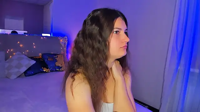 Laura Leee online show from 06/07/26, 05:33