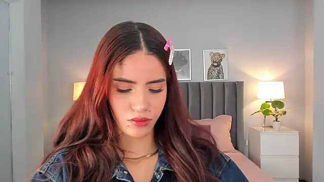 Madie  collins online show from 02/04/25, 11:49