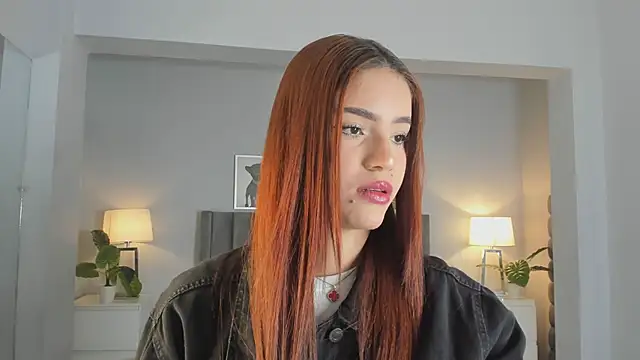 Madie  collins online show from 11/04/25, 11:31