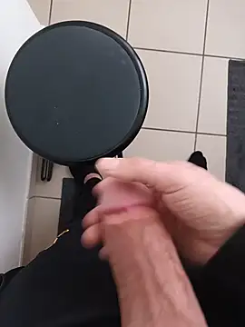 casper0303 online show from 02/14/25, 09:34