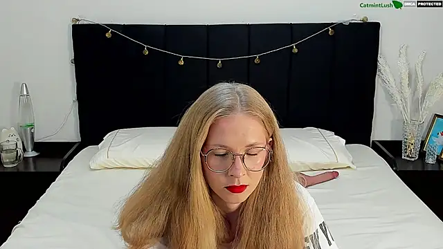 Snapshot of CatmintLush chatting on 06/24/26, 11:37 CatmintLush online show from 06/24/26, 11:37