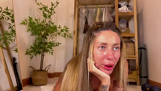    art online show from 11/04/25, 11:42