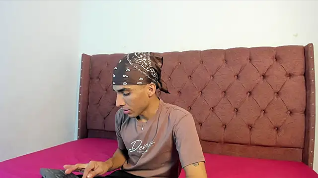 jony honey online show from 12/02/25, 01:05