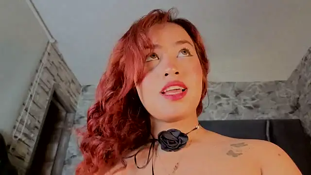 Estrella05  online show from 10/12/25, 04:44