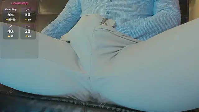 Snapshot of MrLonely02 chatting on 12/02/24, 07:38 MrLonely02 online show from 12/02/24, 07:38