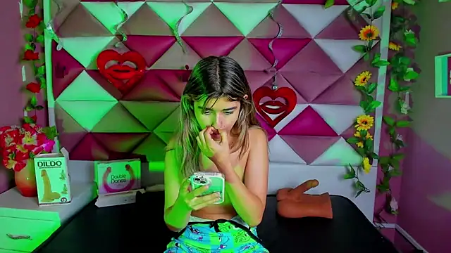 NahomiConnor  online show from 03/18/25, 12:47