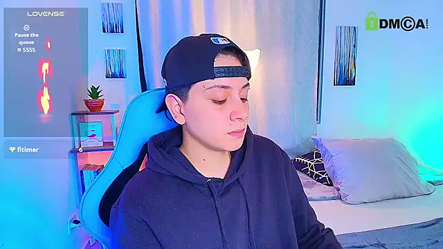 aron wi online show from 10/10/25, 03:33