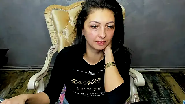 DivinSandra online show from 12/21/24, 08:39