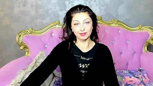 DivinSandra online show from 01/10/25, 08:51