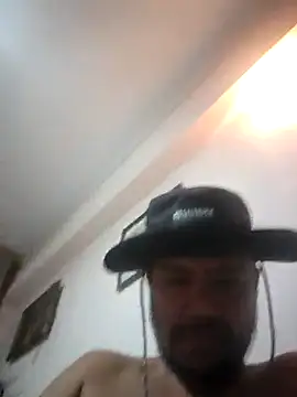 Snapshot of RoyPapafarid chatting on 03/20/25, 09:24 RoyPapafarid online show from 03/20/25, 09:24