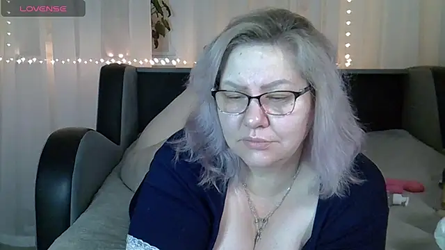 AngelinaGlam online show from 10/11/25, 03:21