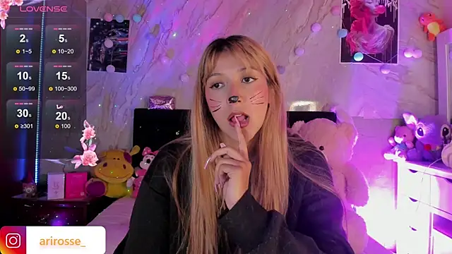 ariana rosse   online show from 10/31/25, 08:59