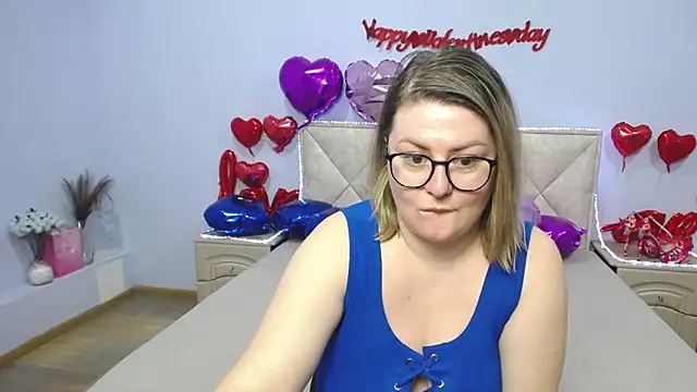 ZannaDreil online show from 02/19/25, 05:49