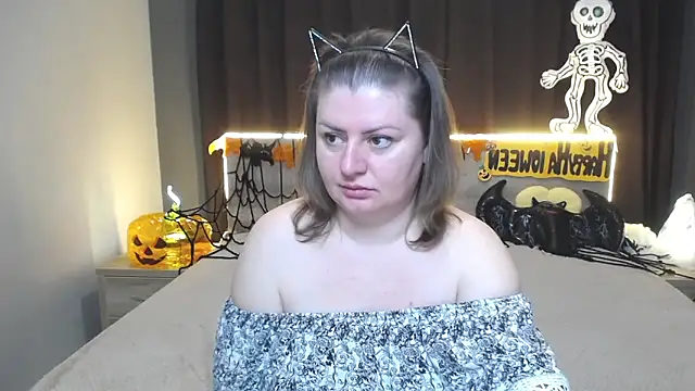 ZannaDreil online show from 10/20/25, 06:08